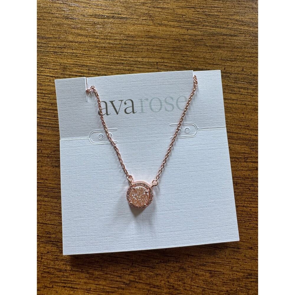 NWT Ava Rose Rose Gold Druzy Circle Pendant Necklace (Retail $65) - Picture 3 of 6